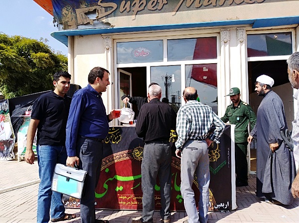 حضور فرمانده سپاه ناحیه شازند در جمع زائران کربلای معلا حضور فرمانده سپاه ناحیه شازند در جمع زائران کربلای معلا