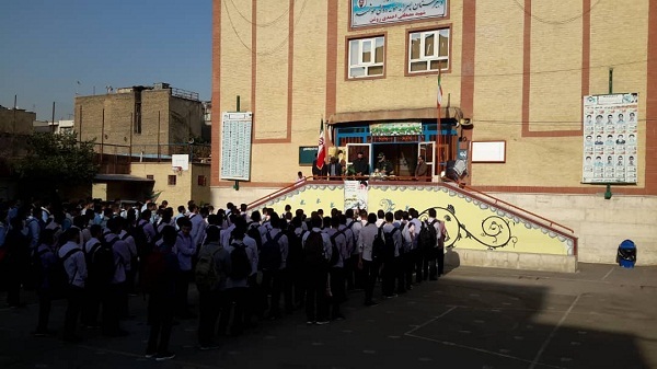 زنگ مقاومت در مدرسه به صدا درآمد