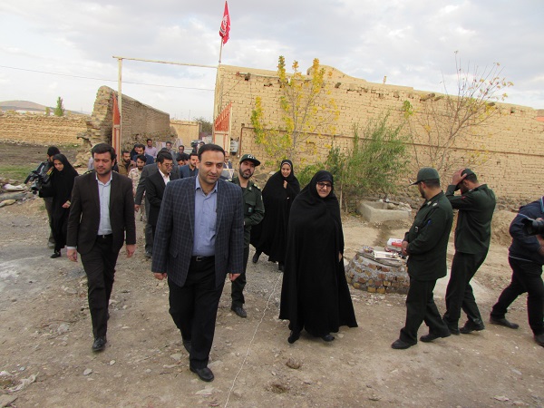 افتتاح 3 منزل مسکونی سیل زدگان در روستای کزاز از توابع شهرستان شازند
