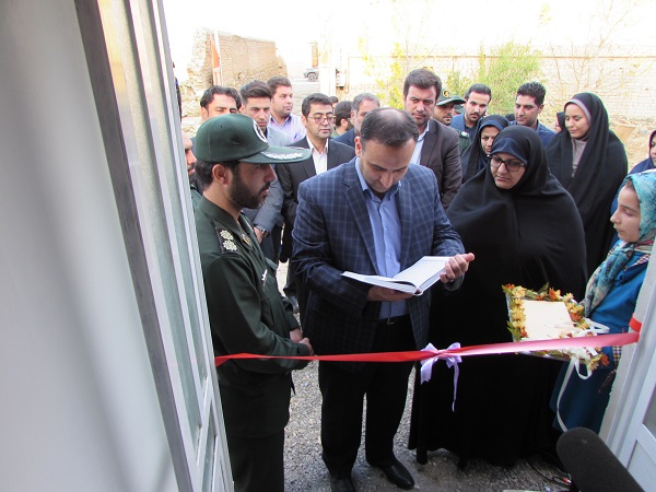 افتتاح 3 منزل مسکونی سیل زدگان در روستای کزاز از توابع شهرستان شازند