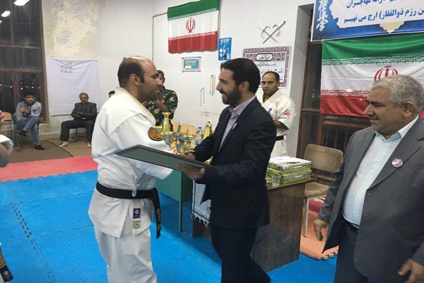 بازدید فرمانده سپاه شازند از تیم شین رزم ذوالفقار بسیج در شهر مهاجران بازدید فرمانده سپاه شازند از تیم شین رزم ذوالفقار بسیج در شهر مهاجران