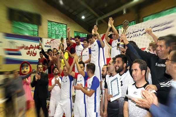 تیم فوتسال بیمارستان سینا قهرمان جام احسان ماندگار استان مرکزی شد