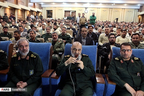 بازدید سرلشکر سلامی از صبحگاه مشترک یگان های نمونه سپاه تهران بزرگ