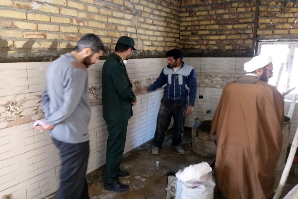 بازدید فرمانده حوزه مقاومت بسیج شهدای توره شازند از منازل آسیب دیده در سیل بازدید فرمانده حوزه مقاومت بسیج شهدای توره شازند از منازل آسیب دیده در سیل