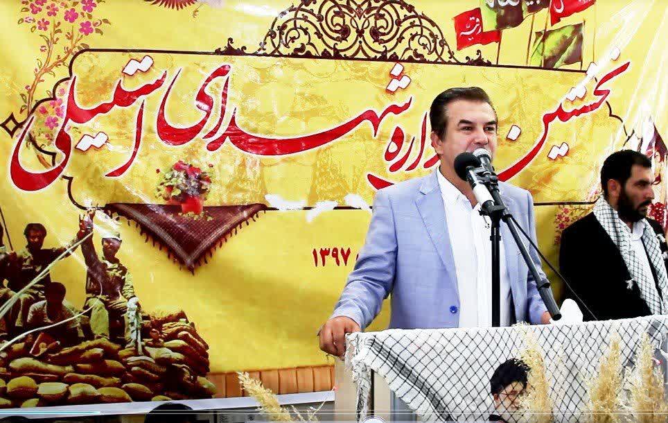 اسطوره فوتبال کشور از زادگاه پدری اش حمایت کرد اسطوره فوتبال کشور از زادگاه پدری اش حمایت کرد