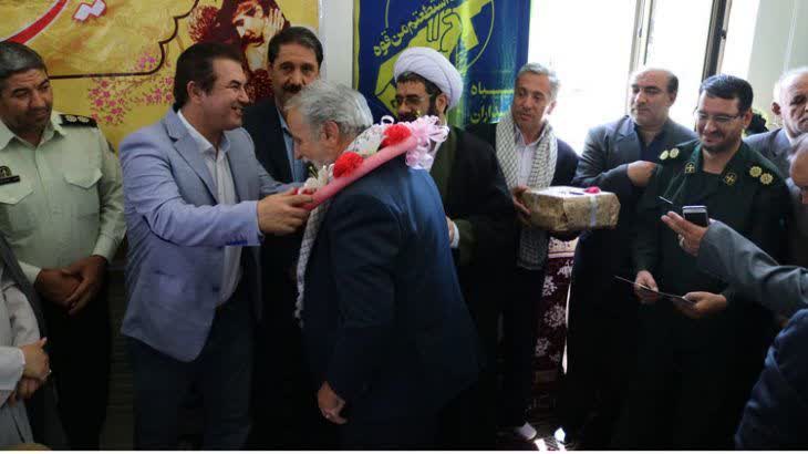 اسطوره فوتبال کشور از زادگاه پدری اش حمایت کرد اسطوره فوتبال کشور از زادگاه پدری اش حمایت کرد