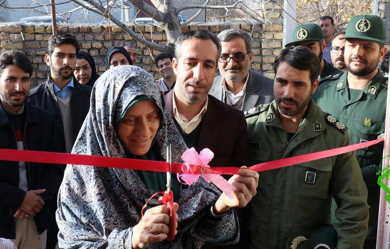 افتتاح منزل سیل زدگان افتتاح خانه محروم توسط فرمانده سپاه شهرستان شازند