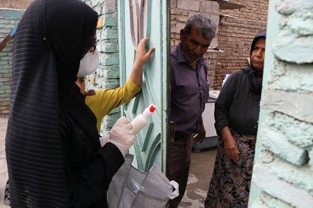 ضدعفونی معابر شهری و توزیع بسته های حمایتی بین آسیب&zwnj;دیدگان کرونا