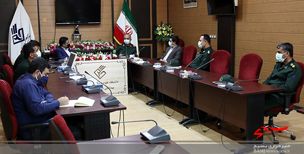 تقدیر سردار رزمجو از رئیس دانشگاه علوم پزشکی بوشهر تقدیر سردار رزمجو از رئیس دانشگاه علوم پزشکی بوشهر