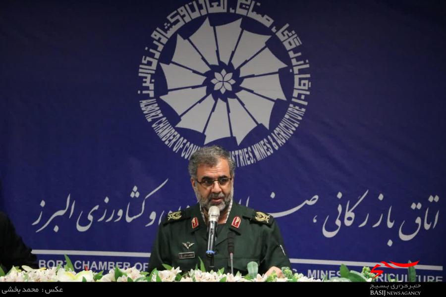 نهضت کمکرسانی در ایام کرونا به دستور رهبری در حال انجام است نهضت کمکرسانی در ایام کرونا به دستور رهبری در حال انجام است