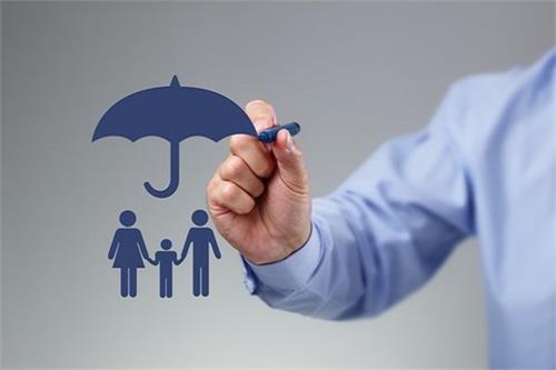 گام کمیته امداد سمنان برای تأمین آینده ۱۲۰۰ خانوار با پرداخت حق بیمه تأمین اجتماعی گام کمیته امداد سمنان برای تأمین آینده ۱۲۰۰ خانوار با پرداخت حق بیمه تأمین اجتماعی