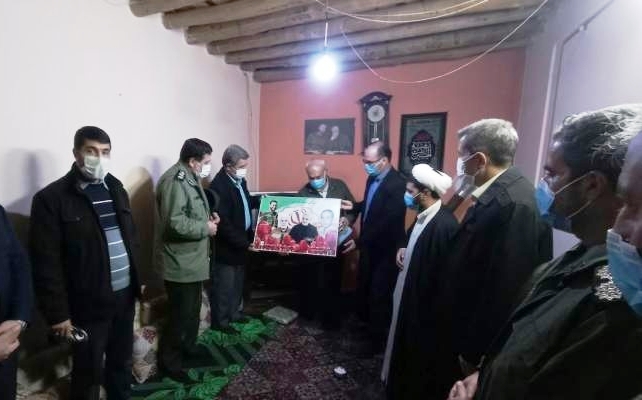 دیدار مسئولان شهرستان ابهر با پدر شهیدان «طارمی» دیدار مسئولان شهرستان ابهر با پدر شهیدان «طارمی»