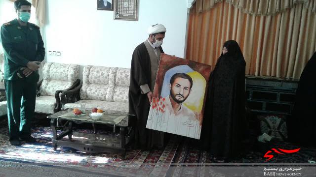 دیدار اعضای بسیج جامعه زنان بهار با خانواده شهید «فریدونی» دیدار اعضای بسیج جامعه زنان بهار با خانواده شهید «فریدونی»