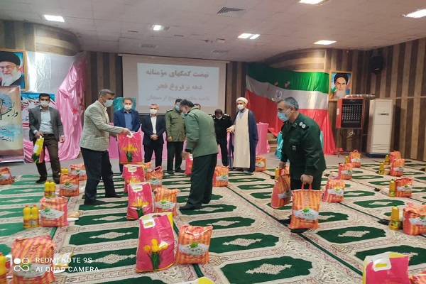 رزمایش کمک مومنانه با توزیع بیش از ۲۰۰ بسته معیشتی در ارسنجان برگزار شد رزمایش کمک مومنانه با توزیع بیش از ۲۰۰ بسته معیشتی در ارسنجان برگزار شد