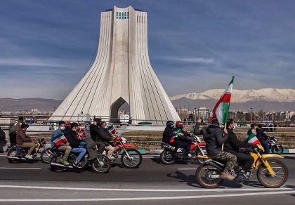حماسه تماشایی مردم تهران در راهپیمایی 22 بهمن 99