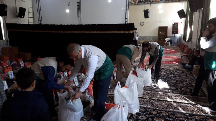 توزیع ۴۳۵ بسته معیشتی در ماه مبارک رمضان بین نیازمندان گلپایگان توزیع ۴۳۵ بسته معیشتی در ماه مبارک رمضان بین نیازمندان گلپایگان