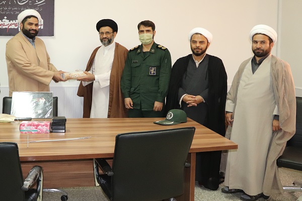 تقدیر و تشکر امام جمعه و فرمانده سپاه شازند از رئیس سازمان تبلیغات اسلامی شهرستان شازند تقدیر و تشکر امام جمعه و فرمانده سپاه شازند از رئیس سازمان تبلیغات اسلامی شهرستان شازند