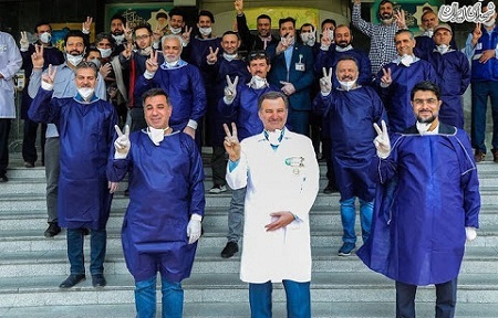 هنرمندان بسیجی از کادر درمان بیمارستان بقیه&zwnj;الله(عج) بازدید کردند