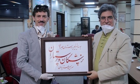 هنرمندان بسیجی از کادر درمان بیمارستان بقیه&zwnj;الله(عج) بازدید کردند