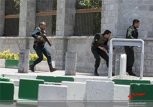تروریستها چگونه به ساختمان مجلس حمله کردند؟ تروریستها چگونه به ساختمان مجلس حمله کردند؟