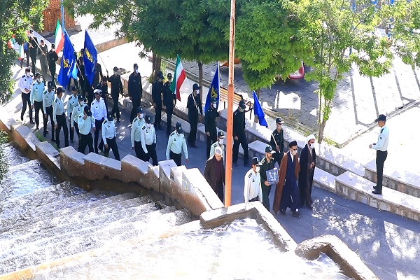 دیری نخواهد پایید که امت اسلامی،به فضل الهی، فتح قدس را مانند فتح خرمشهر جشن بگیرند... دیری نخواهد پایید که امت اسلامی،به فضل الهی، فتح قدس را مانند فتح خرمشهر جشن بگیرند...