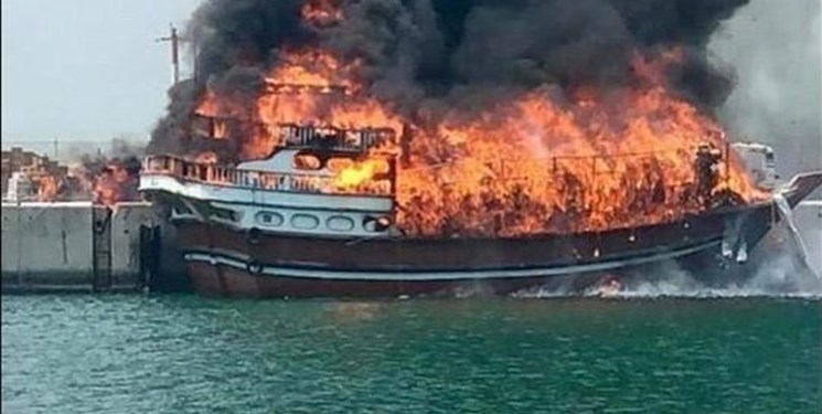 یک شناور باری در بندر محمدعامری تنگستان دچار حریق شد یک شناور باری در بندر محمدعامری تنگستان دچار حریق شد