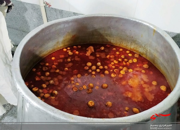 اطعام غدیری و توزیع گوشت در بین دانش آموزان بی بضاعت اطعام غدیری و توزیع گوشت در بین دانش آموزان بی بضاعت