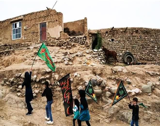 حی علی العزای حسینی؛ برپایی خیمه هایی با رنگ عشق به سالار شهیدان توسط نوجوانان روستاهای زنجان حی علی العزای حسینی؛ برپایی خیمه هایی با رنگ عشق به سالار شهیدان توسط نوجوانان روستاهای زنجان