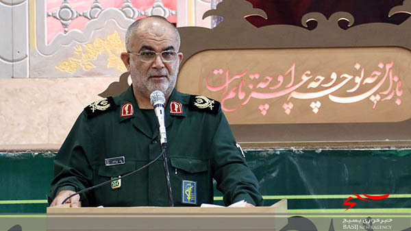 نمایشگاه نقاشی عاشورایی رستاخیز در بوشهر افتتاح شد/ عاشورا یکی از عناصر تأثیرگذار فرهنگ اسلامی است