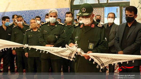نمایشگاه نقاشی عاشورایی رستاخیز در بوشهر افتتاح شد/ عاشورا یکی از عناصر تأثیرگذار فرهنگ اسلامی است