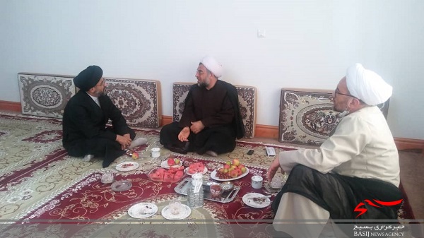 دیدار مسئول دفتر نمایندگی ولی فقیه در سپاه کربلا با امام جمعه چالوس + عکس دیدار مسئول دفتر نمایندگی ولی فقیه در سپاه کربلا با امام جمعه چالوس + عکس