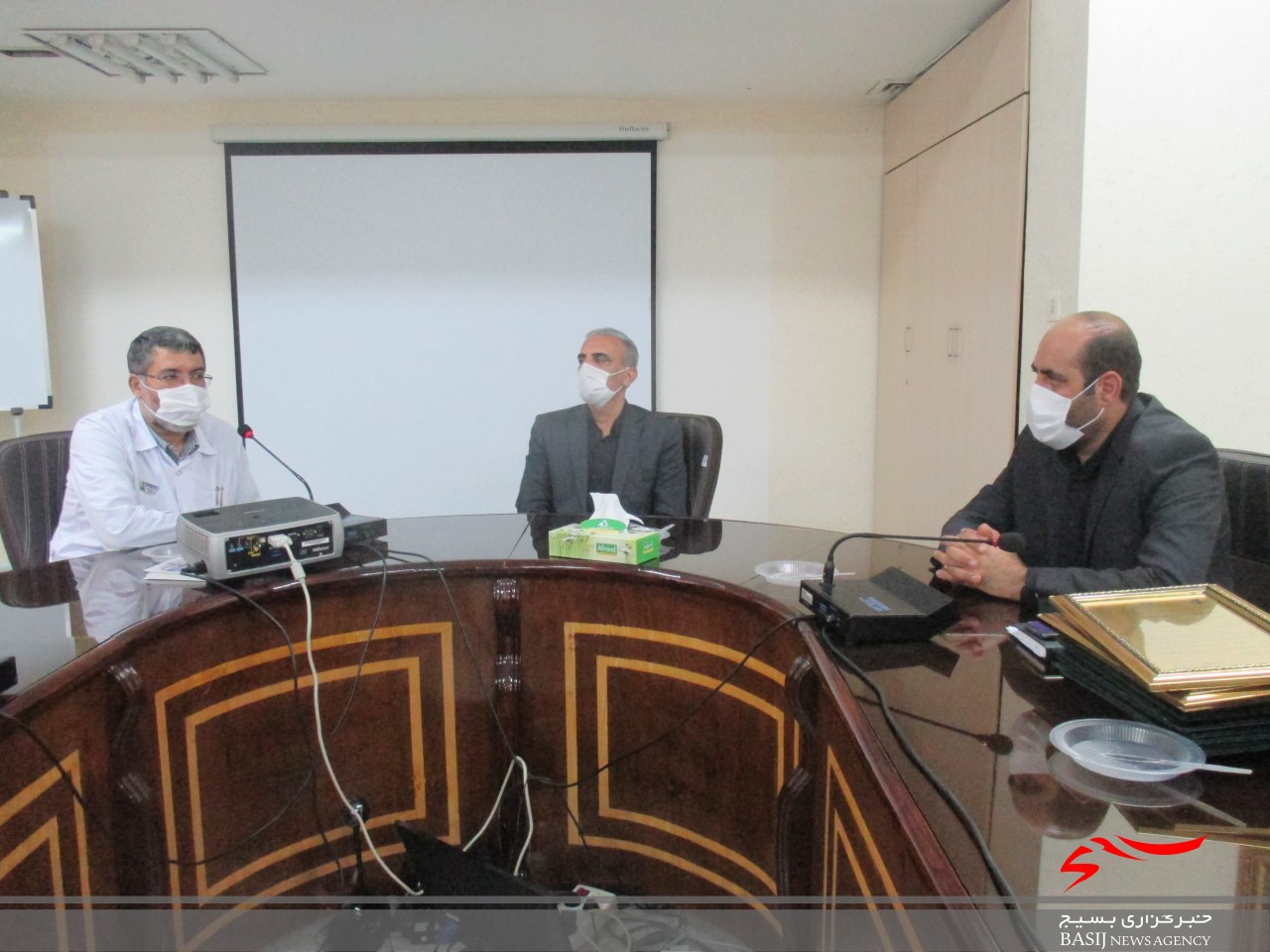تجلیل از کادر درمانی و پزشکان خرم آباد+ تصاویر تجلیل از کادر درمانی و پزشکان خرم آباد+ تصاویر