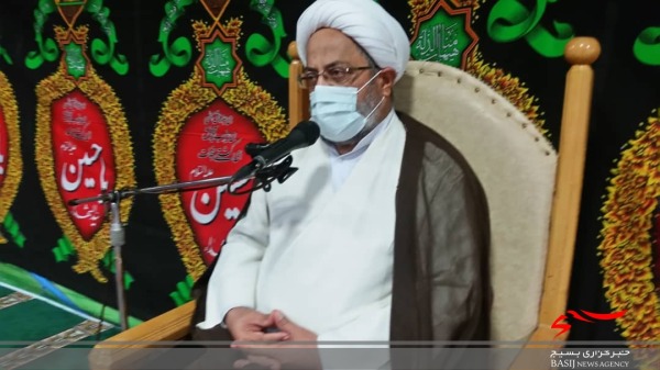 ایستادگی در برابر دشمنان رمز موفقیت امت اسلامی است