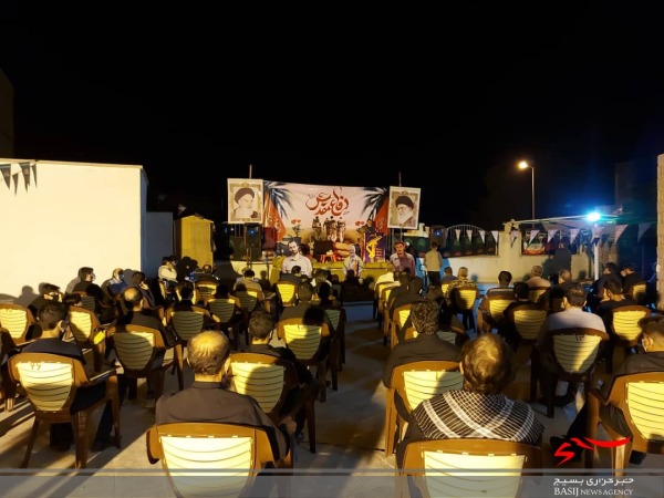 هشت سال دفاع مقدس یادآور رشادتها،حماسه ها و مظلومیت های امام حسین(ع) و یاران باوفایش بوده هشت سال دفاع مقدس یادآور رشادتها،حماسه ها و مظلومیت های امام حسین(ع) و یاران باوفایش بوده