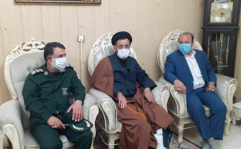دیدار با خانواده شهدای شهر شازنددر هفته دفاع مقدس