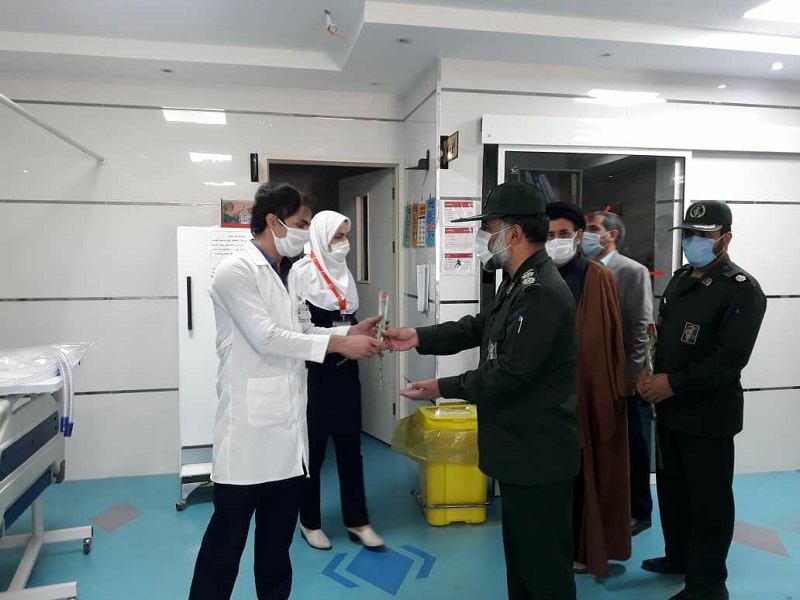 قدر دانی امام جمعه محترم شازند حاج آقا مهدی نژاد و فرماندهی و جانشین سپاه شازند از پرسنل بیمارستان تامین احتماعی و درمانگاه امام رضا (ع)