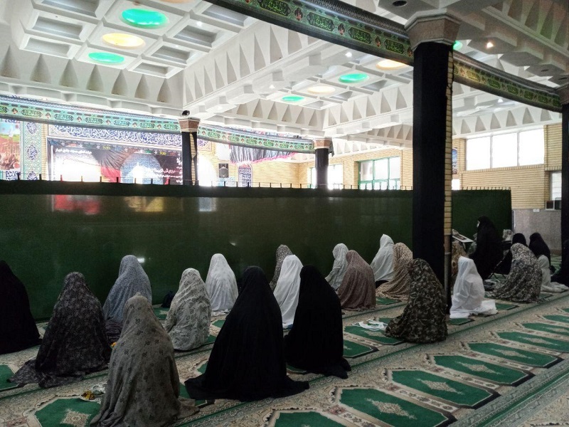 برگزاری نمایشگاه کلام رهبری و نماز جمعه در شهر شهباز محله هفته