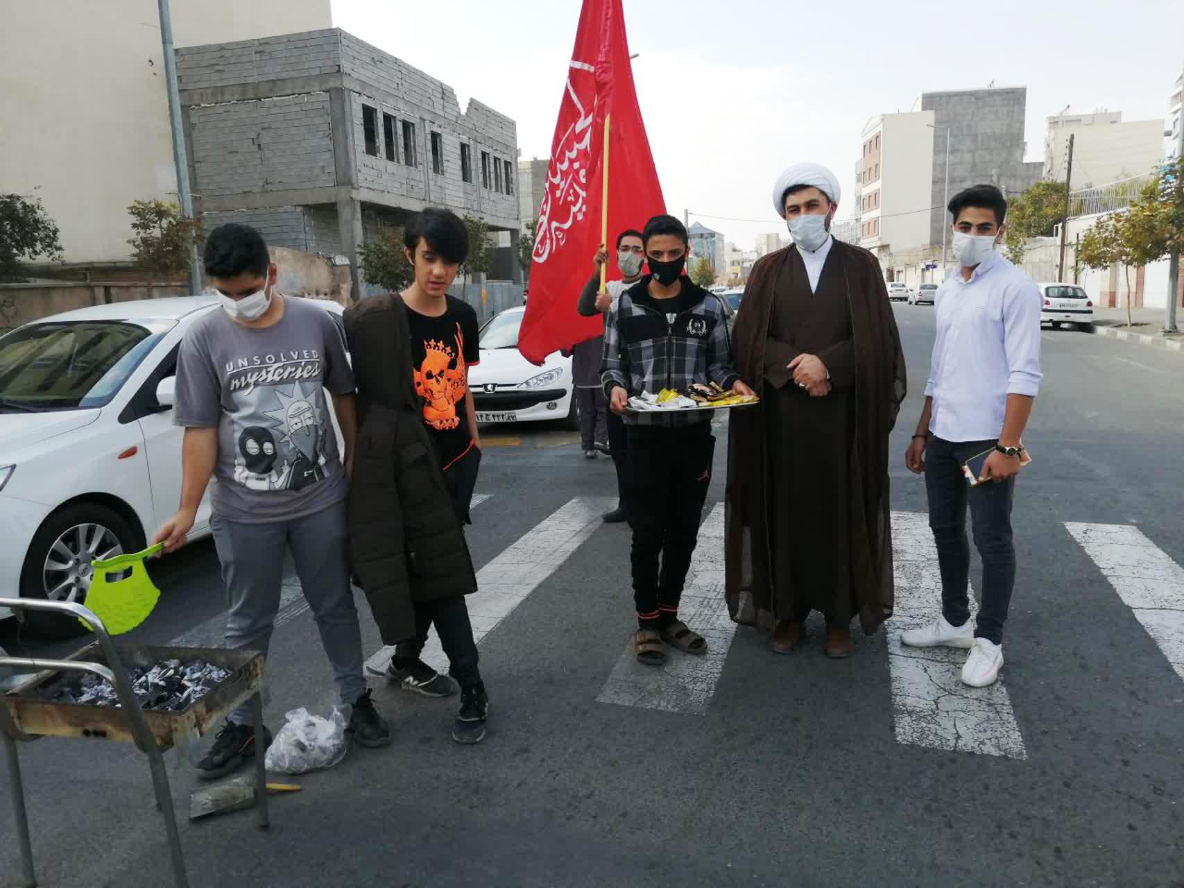 غافلگیری دانش آموزان زنجانی با اقدام متفاوت امام جماعت مسجد داود قلی زنجان غافلگیری دانش آموزان زنجانی با اقدام متفاوت امام جماعت مسجد داود قلی زنجان