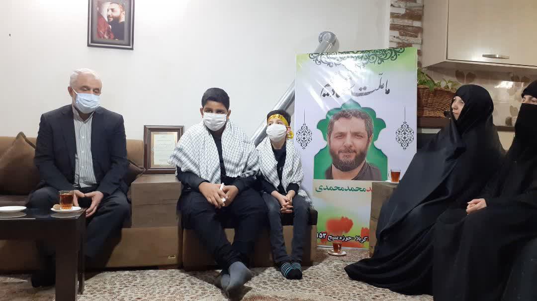 حضور رئیس بنیاد شهید و امور ایثارگران در منزل شهید امر به معروف شهید محمد محمدی