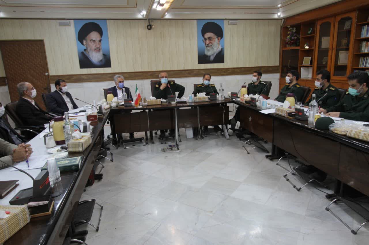 آمادگی سپاه و بسیج برای کمک به دستگاه&zwnj;های اجرایی در نظارت برقیمت گذاری و تامین کالا&zwnj;های اساسی در قم
