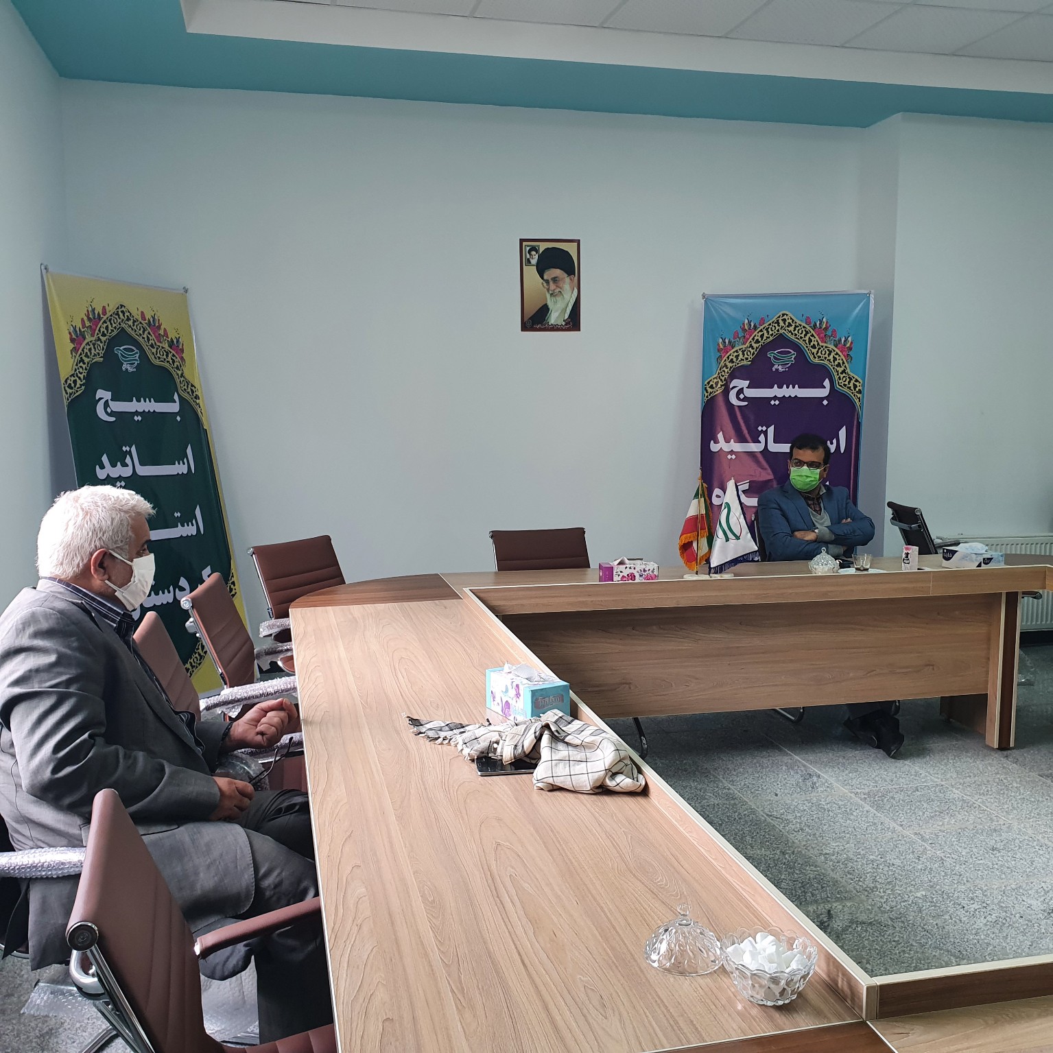 نشست اندیشگاه سیاست پژوهی بسیج اساتید استان کردستان نشست اندیشگاه سیاست پژوهی بسیج اساتید استان کردستان