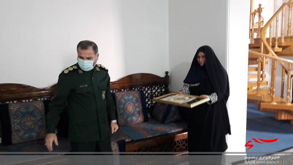 شهدا در هر زمانی پشتیبان ولایت فقیه بودند شهدا در هر زمانی پشتیبان ولایت فقیه بودند