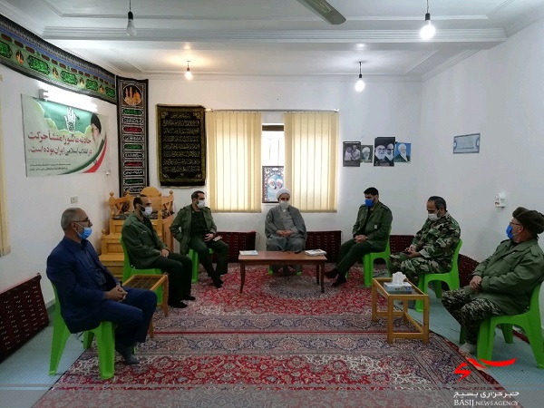 دیدار فرماندهان حوزه مقاومت بسیج بهنمیر با امام جمعه دیدار فرماندهان حوزه مقاومت بسیج بهنمیر با امام جمعه