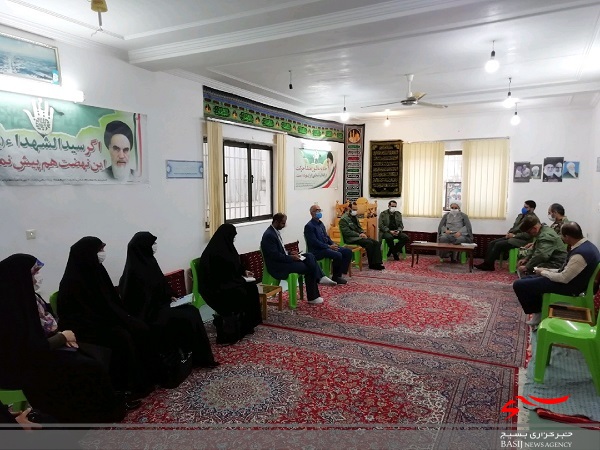 دیدار فرماندهان حوزه مقاومت بسیج بهنمیر با امام جمعه دیدار فرماندهان حوزه مقاومت بسیج بهنمیر با امام جمعه
