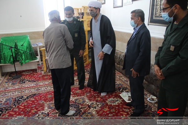 دیدار با خانوده شهید خضر نامور دیدار با خانوده شهید خضر نامور