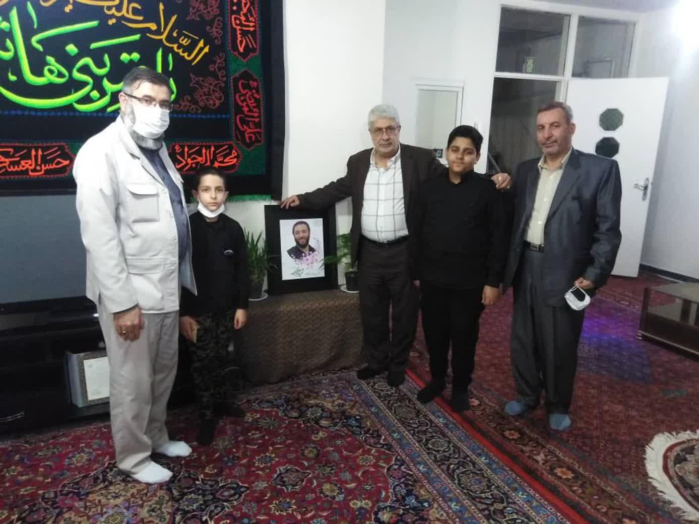 دیدار معاون قضایی دادستان کشور و فرمانده بسیج قوه قضائیه و وزارت دادگستری با خانواده معزز شهید محمد محمدی