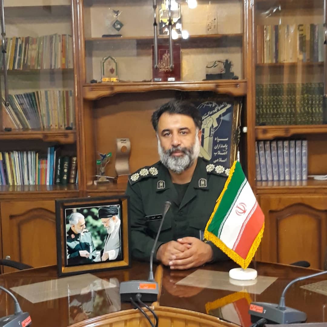 فرماندهی ناحیه شازند هفته ی بسیج را تبریک گفتند