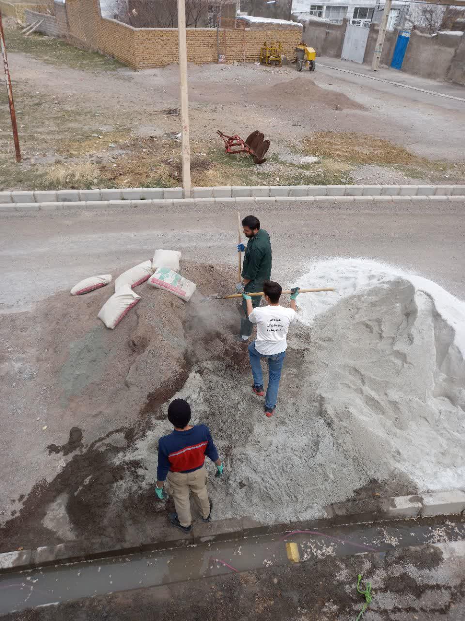 شوق خدمت به محرومان توسط جهادگران بسیجی گروه جهادی شهید شاطری در زنجان شوق خدمت به محرومان توسط جهادگران بسیجی گروه جهادی شهید شاطری در زنجان