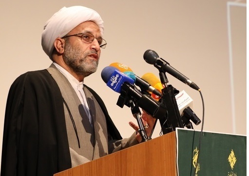 شهدا میلیونها دل را با انقلاب اسلامی آشتی میدهند شهدا میلیونها دل را با انقلاب اسلامی آشتی میدهند