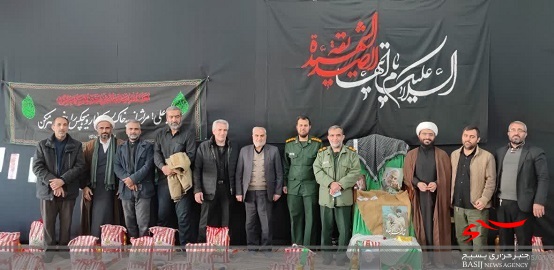 توزیع ۳۵۰ بسته معیشتی به یاد سردار سلیمانی بین خانوادههای نیازمند توزیع ۳۵۰ بسته معیشتی به یاد سردار سلیمانی بین خانوادههای نیازمند